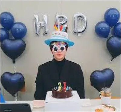 D'ailleurs, quel est le nom de l'&eacute;mission de vari&eacute;t&eacute; de "Enhypen" ?