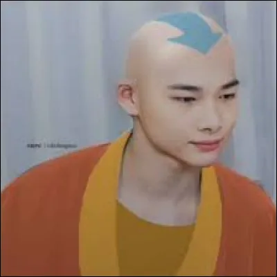 Un membre portait une teinture rouge durant l'era "Future Perfect (Pass the MIC)". Qui &eacute;tait-ce ?