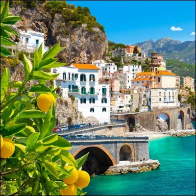 En Corse ... y est sise.