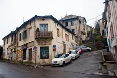 Comment se nomme cette ville &laquo;&nbsp;magnifique&nbsp;&raquo;, situ&eacute;e en France m&eacute;tropolitaine ?