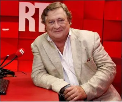 Ce Jacques est animateur de radio et t&eacute;l&eacute;vision. C'est...
