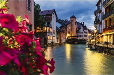 Quel pays europ&eacute;en n�a aucune montagne ?