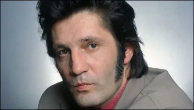 Qui est ce chanteur auteur-compositeur et interpr&egrave;te du titre ''Elle voulait revoir sa Normandie'' ?