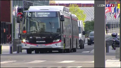 Trois lignes passent par Roubaix. Ces trois lignes ont trois arr&ecirc;ts communs. Trouvez l�un d�eux.
