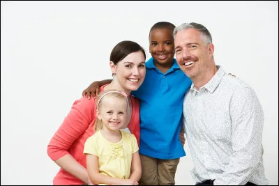 Qui sont les parents (adoptifs, elfes) de Sophie ?