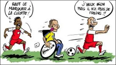 Au football, au bout de combien de cartons jaunes un joueur est-il exclu par un carton rouge ?