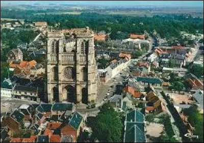 Dans quel d&eacute;partement est situ&eacute;e la ville de Corbie ?