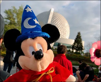 Dans quelle ville se situe r&eacute;ellement Disneyland Paris ?