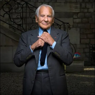 Jean d'Ormesson a travaill&eacute; pour le journal "Le Figaro".