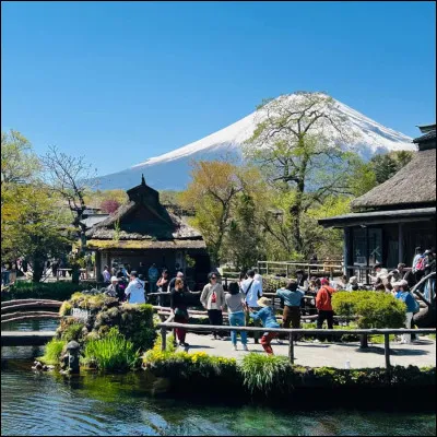 Quelle est l'altitude du mont Fuji, point culminant du Japon ?