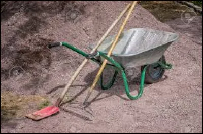 Un vent d&eacute;signe en langage familier l'&eacute;chec d'une tentative de s&eacute;duction : quel outil de jardinage en d&eacute;signe un synonyme ?