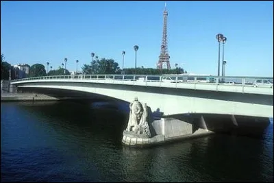 Quel est ce c&eacute;l&egrave;bre pont de Paris ?
