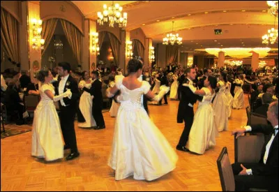 Avec qui Harry va-t-il au bal ?