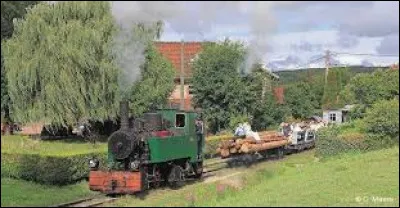 Notre balade d&eacute;marre en Lorraine &agrave; bord du petit train forestier d'Abreschviller. Commune du massif des Vosges, bord&eacute;e par la Sarre rouge, dans l'aire d'attraction Sarrebourgeoise, elle se situe dans le d&eacute;partement ...