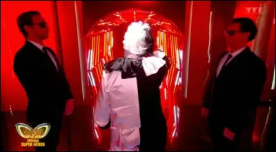 Qui &eacute;tait derri&egrave;re le costume du clown et a &eacute;t&eacute; d&eacute;masqu&eacute; le vendredi 12 juin 2026 ?