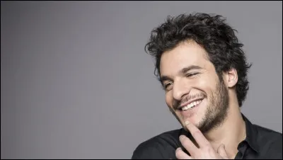 Qui est ce chanteur dont l'un des titres est ''Longtemps'' ?