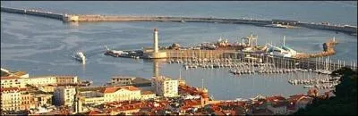 C'est dans cette ville qu'est n Brassens.