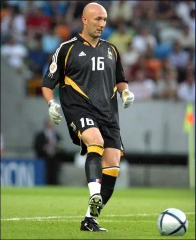 Le divin chauve, c'est ... .