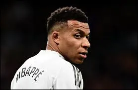Quel est le num&eacute;ro pr&eacute;sent sur le maillot en &eacute;quipe de France de Kylian Mbapp&eacute; ?