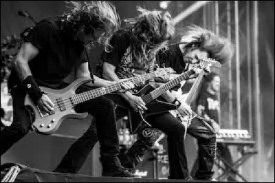 Vrai ou Faux ? : Le m&eacute;tal est une musique principalement violente, sans message profond o&ugrave; les chanteurs ne font que crier.