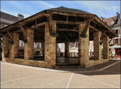 Gr&acirc;ce &agrave; un ... vous visiterez la ville de Martel, ''ni trop petite, ni trop grande''.