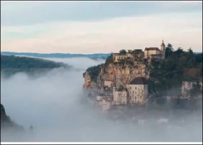 Quelle relique attire les p&egrave;lerins &agrave; Rocamadour ?