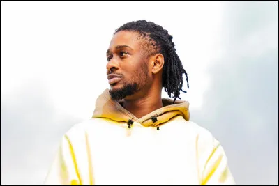 Qui est cet artiste chanteur de gospel ?