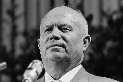 Qui est cet homme d'&Eacute;tat sovi&eacute;tique concern&eacute; par la doctrine ''coexistence pacifique'' ?