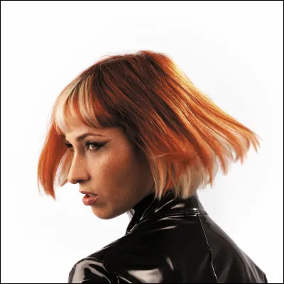 Cette image est celle d'un CD de Suzanne. Comment s'appelle cet album sorti en septembre 2025 ?