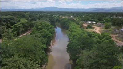 Quelle affirmation est vraie concernant la rivi&egrave;re du Massacre, sur l'&icirc;le d'Hispaniola ?