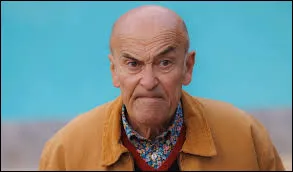 Dans la s&eacute;rie ''Camping Paradis'', diffus&eacute;e sur TF1 depuis 2006, quel est le pr&eacute;nom de Monsieur Parizot ?