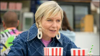 Avec qui joue-t-elle dans la s&eacute;rie TF1 &laquo; Le Fil d'Ariane &raquo; depuis l'&eacute;t&eacute; 2023 ?