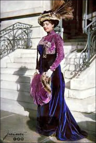 Le 24 juillet 1917, son proc&egrave;s s'ouvre &agrave; Paris. Quel tribunal la juge ?