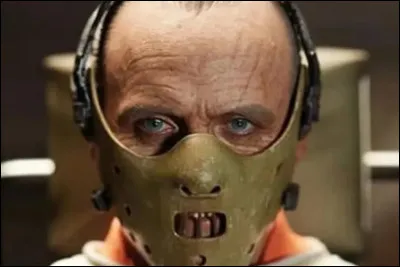 Quel est le nom de cet ancien psychiatre, &eacute;vad&eacute; d'un asile psychiatrique o&ugrave; il &eacute;tait intern&eacute; pour divers meurtres et actes de cannibalisme dans le film ''Le Silence des agneaux'' ?
