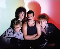 Quel groupe a chant&eacute; le tube "A Kind of Magic" ?