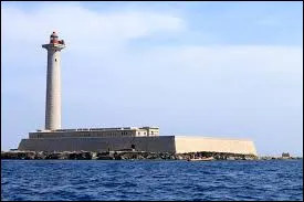 Le phare du Planier se trouve sur un &icirc;lot au large de :