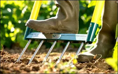 Pour a&eacute;rer le sol mod&eacute;r&eacute;ment il vous faut une...