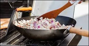 Quelle cuisson correspond au terme "rissoler" ?
