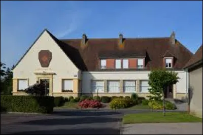 Notre balade du jour commence en Normandie, &agrave; Bons-Tassilly. Commune de l'aire d'attraction Caennaise, elle se situe dans le d&eacute;partement ...