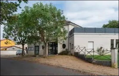 Village Puyd&ocirc;mois, travers&eacute; par la Dore, Noalhat se situe dans l'ancienne r&eacute;gion ...