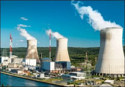 Quel est le nom de cette centrale nucl&eacute;aire situ&eacute;e dans le d&eacute;partement de la Manche ?