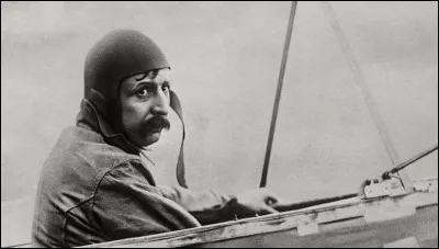 Qui est cet aviateur qui a travers&eacute; de la Manche, la toute premi&egrave;re fois ?