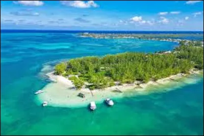 &Agrave; quel pays les &icirc;les Ca&iuml;mans sont-elles rattach&eacute;es ?