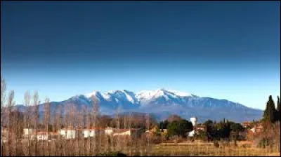 &Agrave; quelle altitude le pic du Canigou culmine-t-il ?