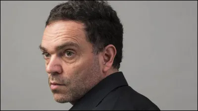 Qui est &eacute;crivain n&eacute; &agrave; Nevers ?