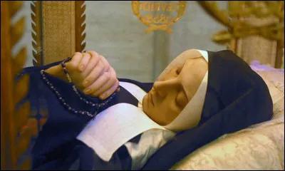 Qui est cette sainte dont le corps repose dans une la ch&acirc;sse en verre et en bronze &agrave; Nevers ?