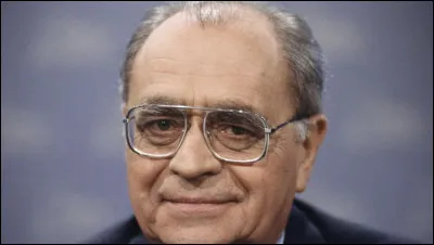 Qui est cet homme politique qui a longtemps &eacute;t&eacute; maire de Nevers ?