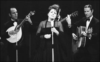 Qui est cette chanteuse, sp&eacute;cialiste du fado dans les ann&eacute;es 60 &agrave; 80 ?