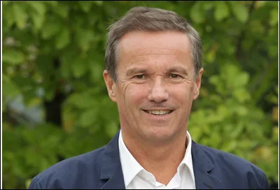 Quel est le nom du parti politique fond&eacute; par Nicolas Dupont-Aignan ?