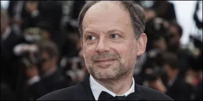 Qui est cet acteur qui joue le premier r&ocirc;le masculin dans le t&eacute;l&eacute;film ''La Journ&eacute;e de la jupe'' ?